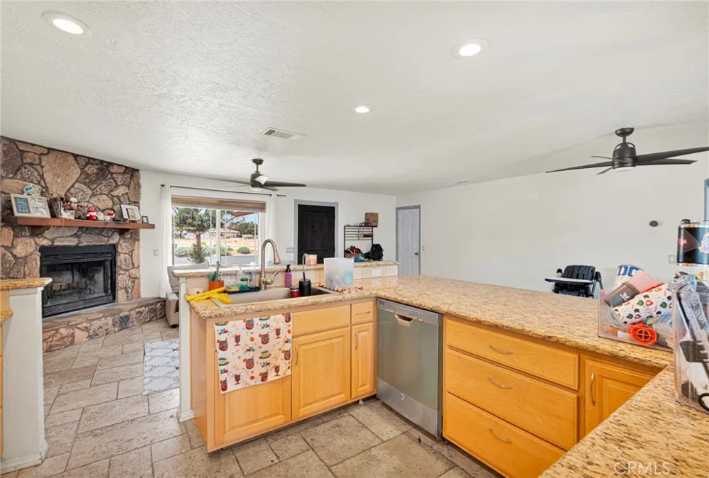 26681 Topsail Lane Helendale, CA 92342