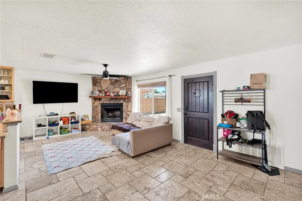 26681 Topsail Lane Helendale, CA 92342