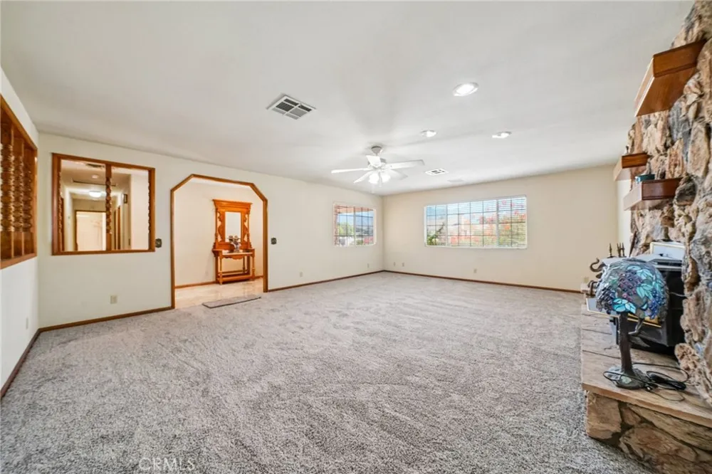 575 Lauresa Hemet, CA 92544