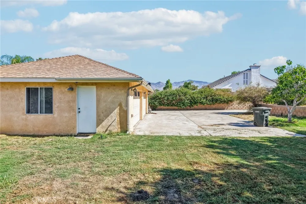 575 Lauresa Hemet, CA 92544