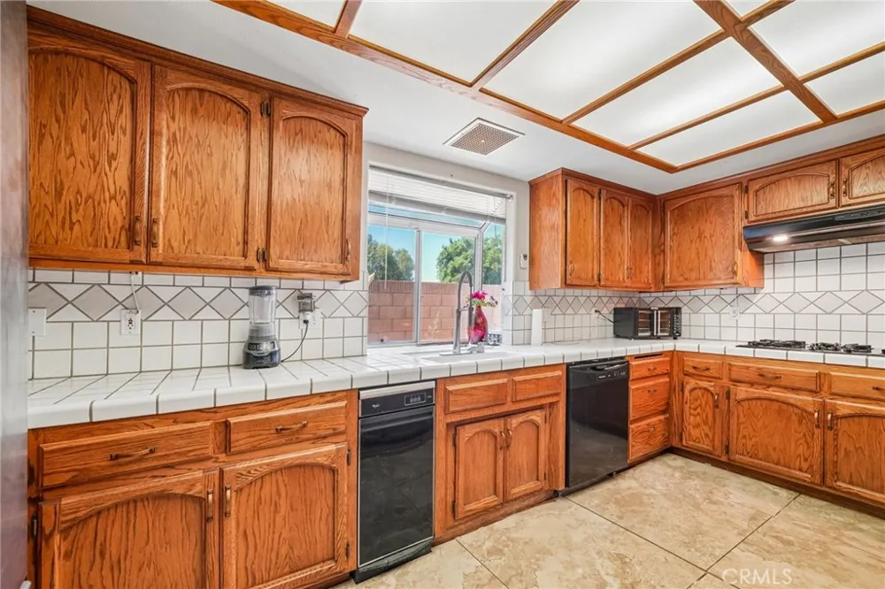 575 Lauresa Hemet, CA 92544