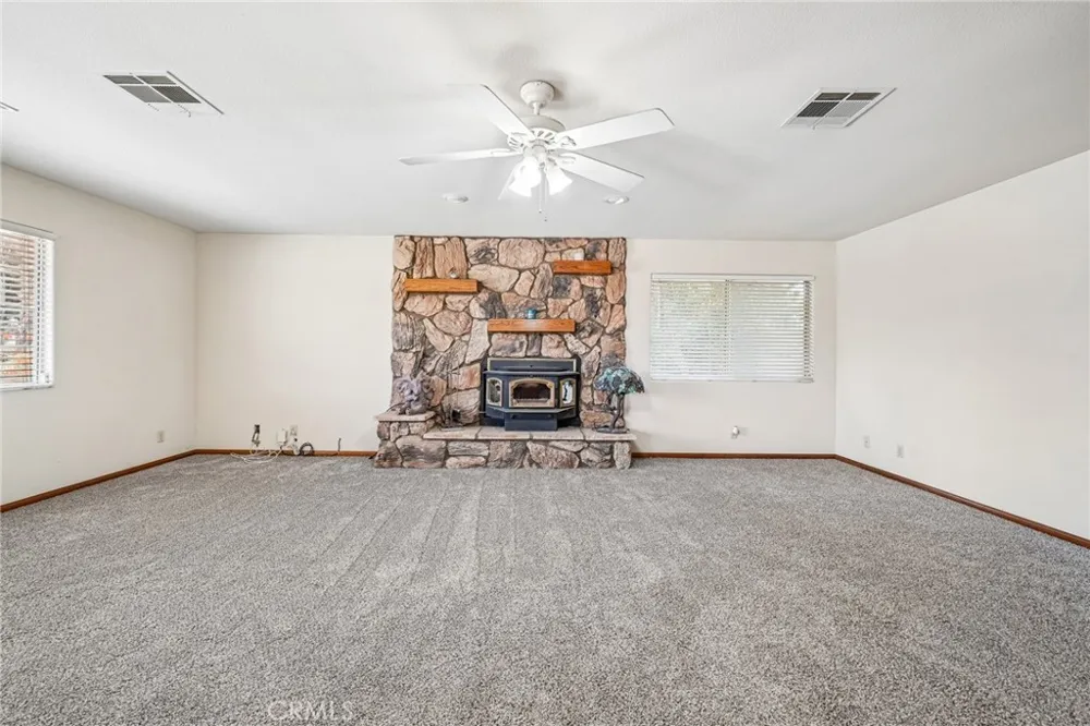 575 Lauresa Hemet, CA 92544