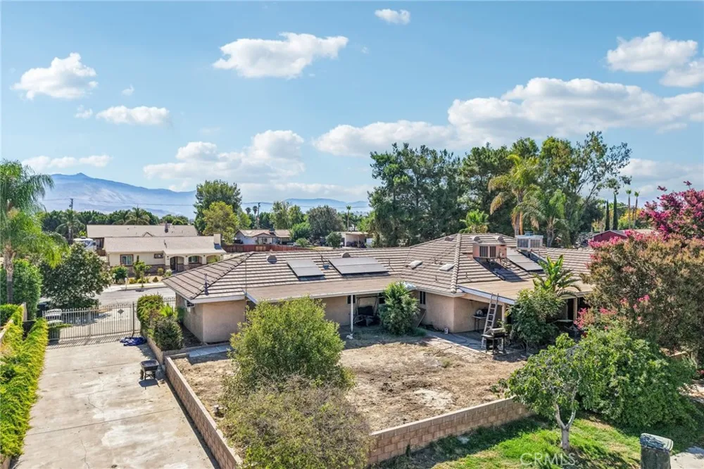 575 Lauresa Hemet, CA 92544