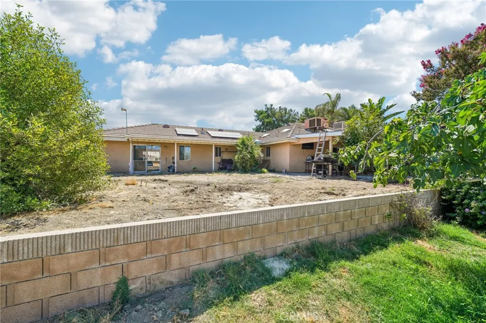 575 Lauresa Hemet, CA 92544