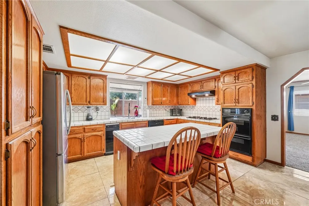 575 Lauresa Hemet, CA 92544