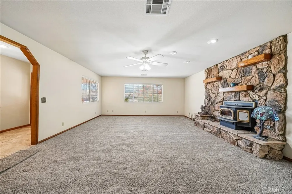575 Lauresa Hemet, CA 92544