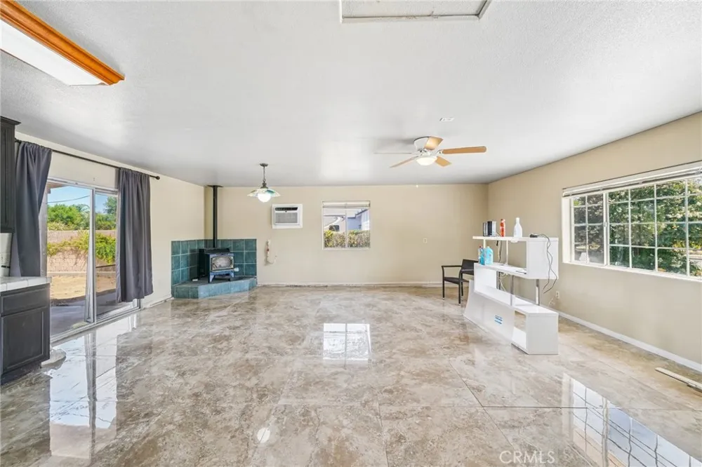 575 Lauresa Hemet, CA 92544