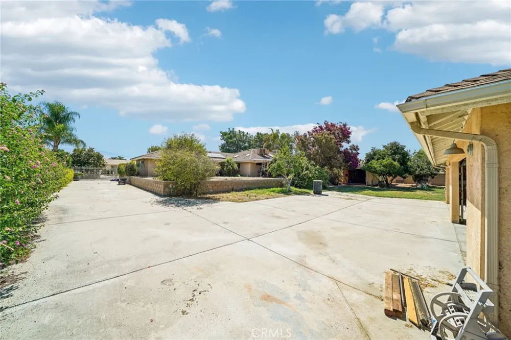 575 Lauresa Hemet, CA 92544