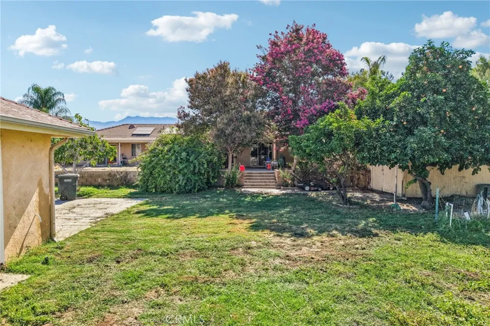 575 Lauresa Hemet, CA 92544