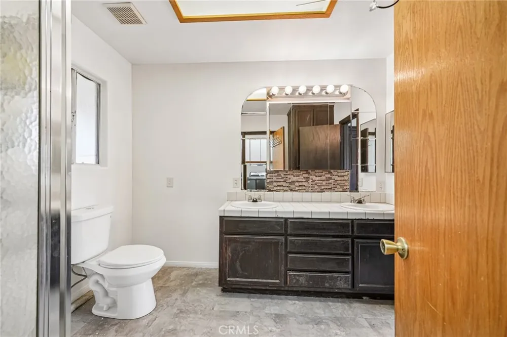 575 Lauresa Hemet, CA 92544