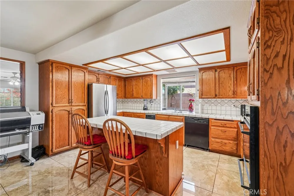 575 Lauresa Hemet, CA 92544