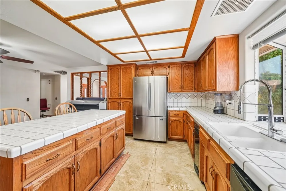 575 Lauresa Hemet, CA 92544