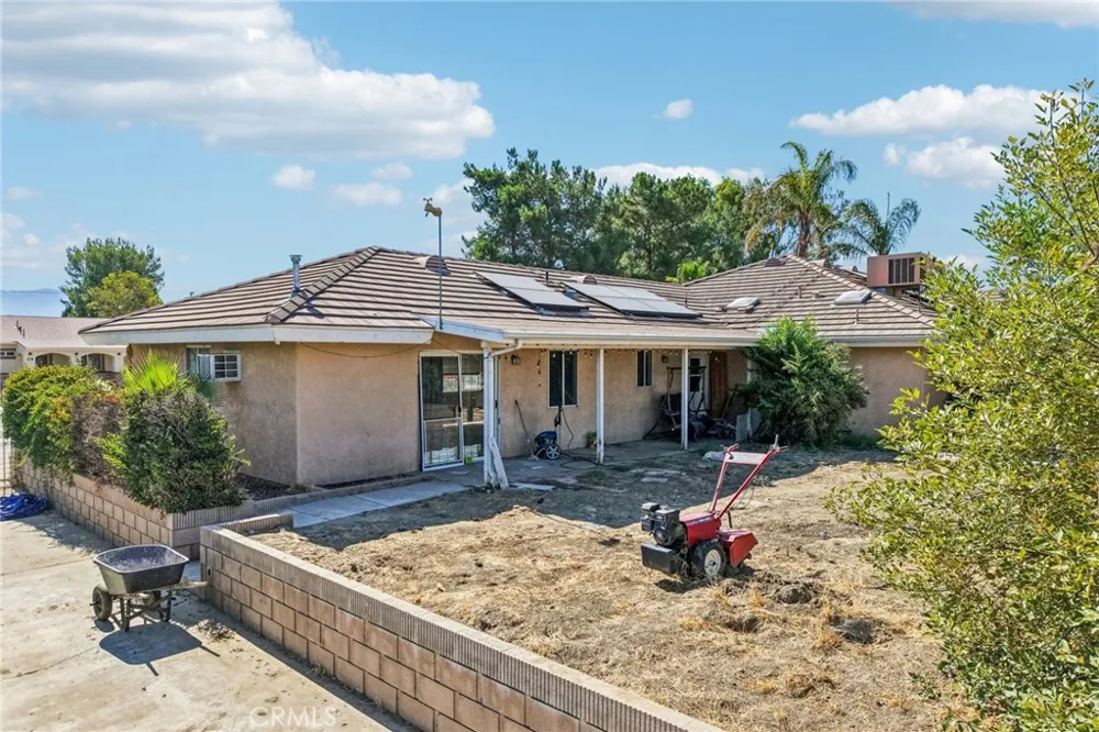 575 Lauresa Hemet, CA 92544
