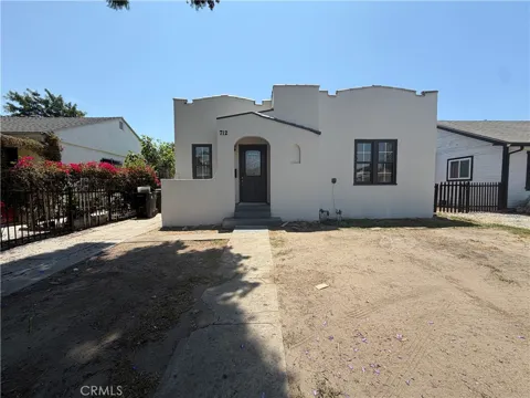 712 E 82nd