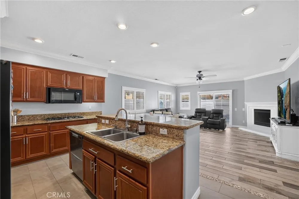 2243 Finch San Jacinto, CA 92582
