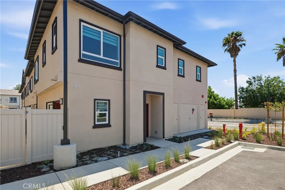 8181 Amerena Way Fontana, CA 92335