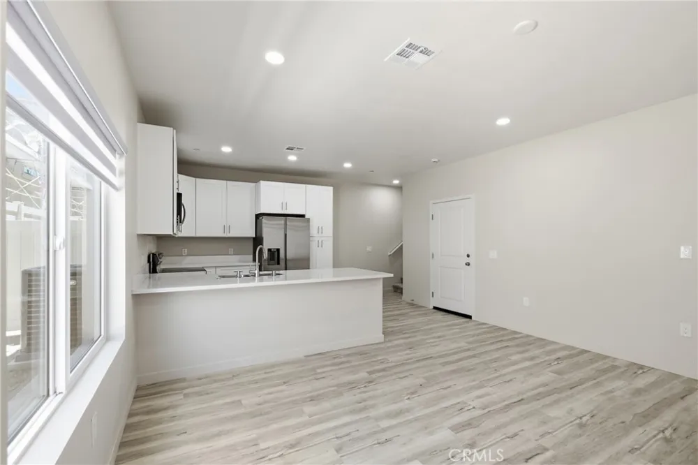 8181 Amerena Way Fontana, CA 92335
