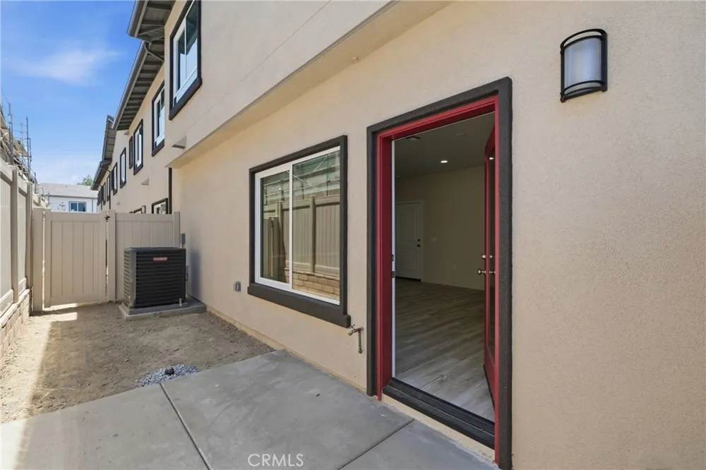 8181 Amerena Way Fontana, CA 92335