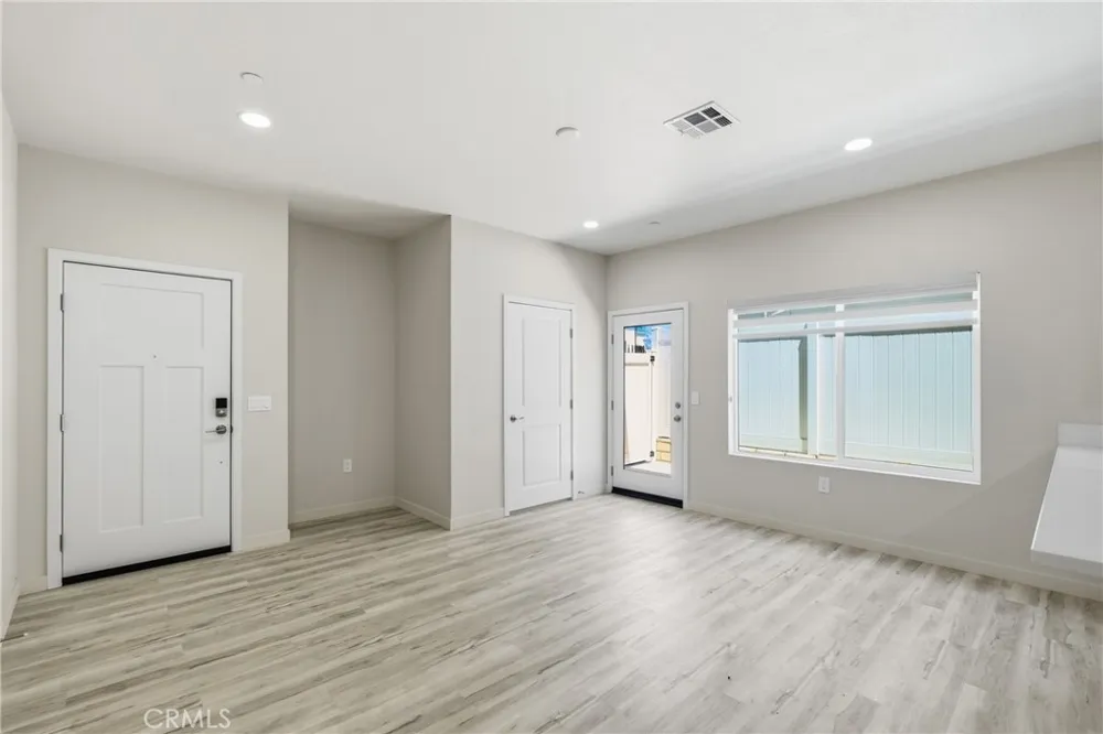 8181 Amerena Way Fontana, CA 92335