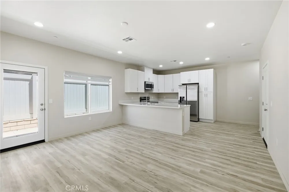 8181 Amerena Way Fontana, CA 92335