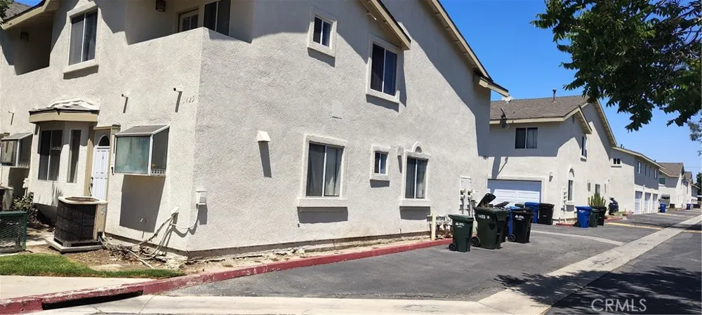 1425 S White #B Pomona, CA 91766