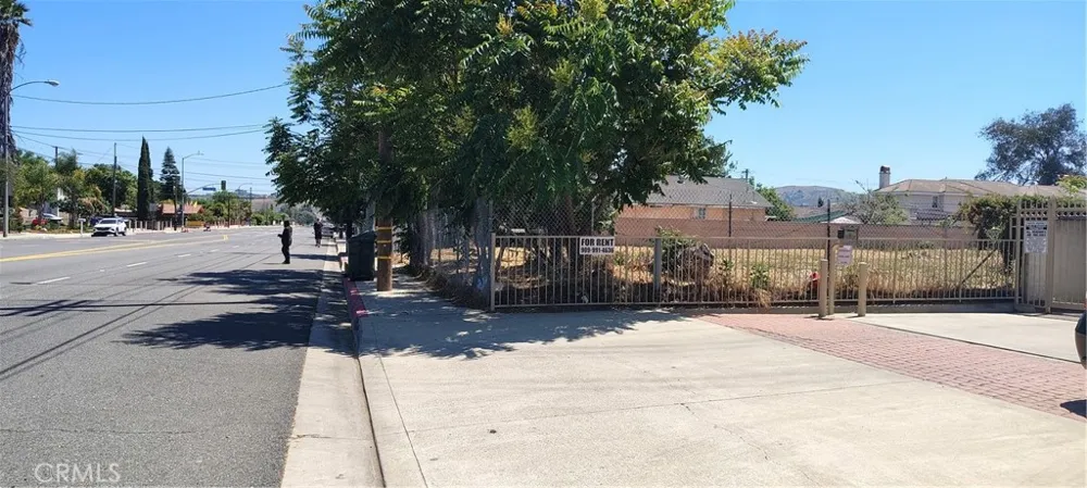 1425 S White #B Pomona, CA 91766