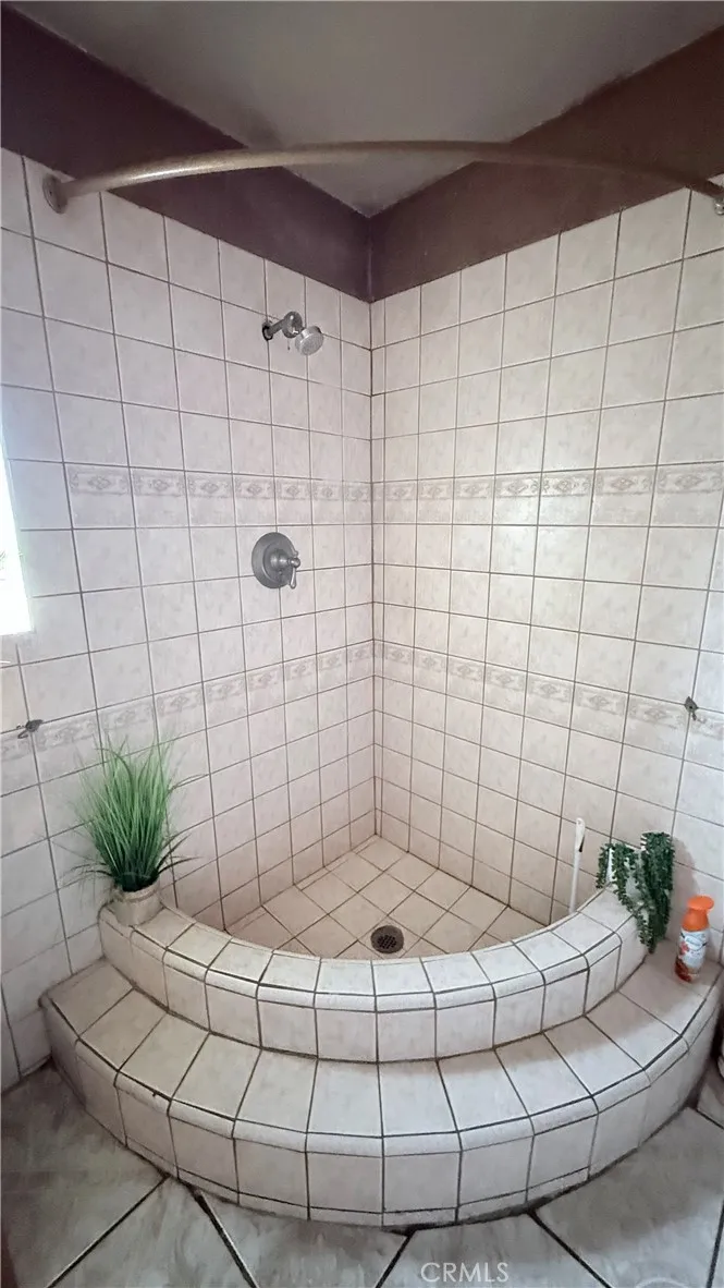 14271 Sauder La Puente, CA 91746