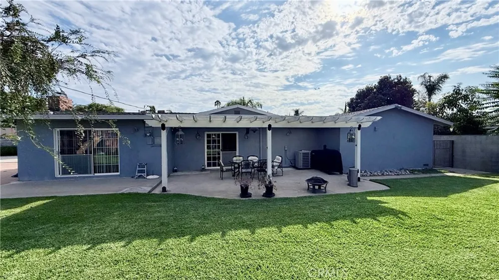 14271 Sauder La Puente, CA 91746