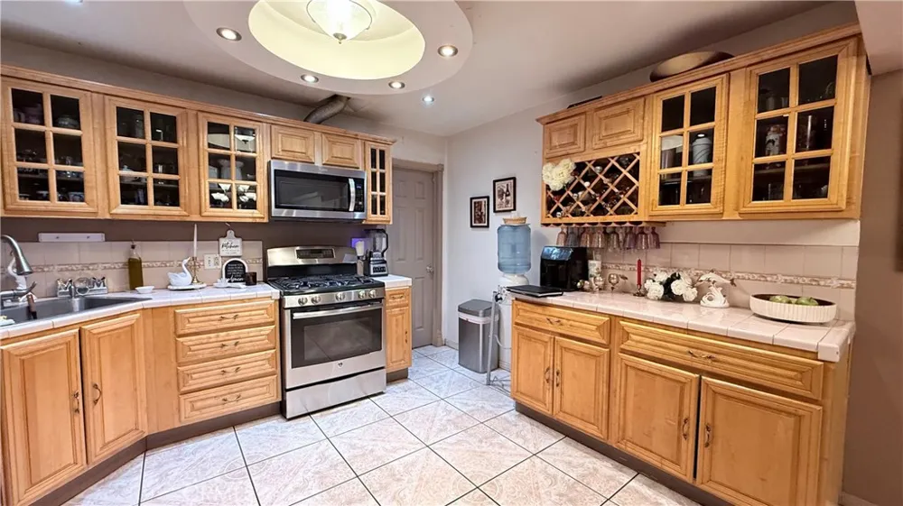 14271 Sauder La Puente, CA 91746