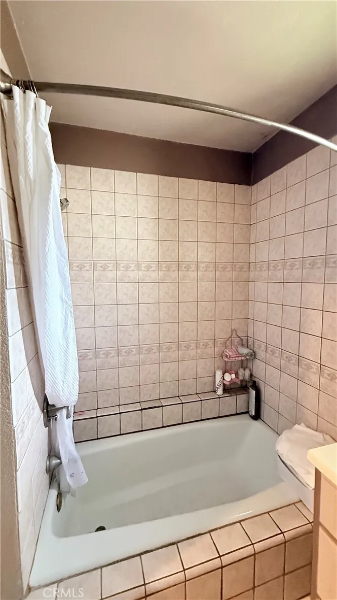 14271 Sauder La Puente, CA 91746