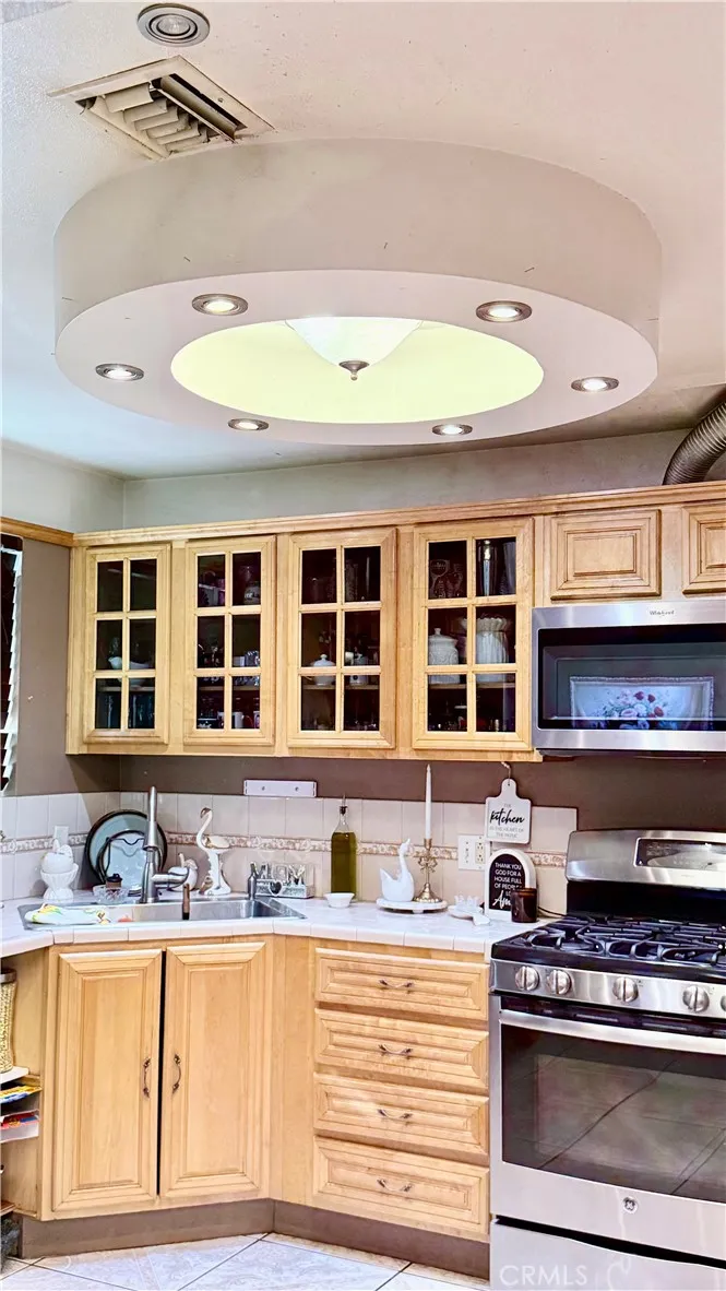 14271 Sauder La Puente, CA 91746