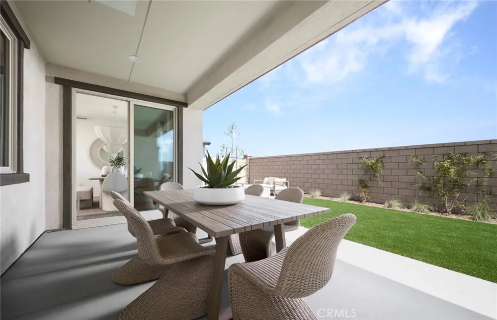 1585 Monarch Court Perris, CA 92571