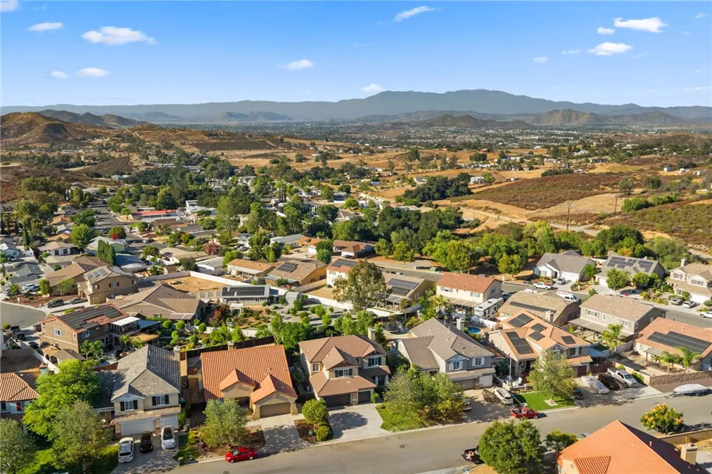 24914 Rainbarrel Wildomar, CA 92595