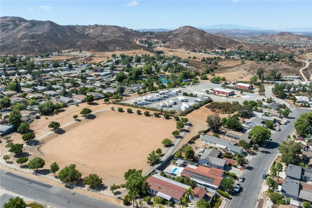 24914 Rainbarrel Wildomar, CA 92595