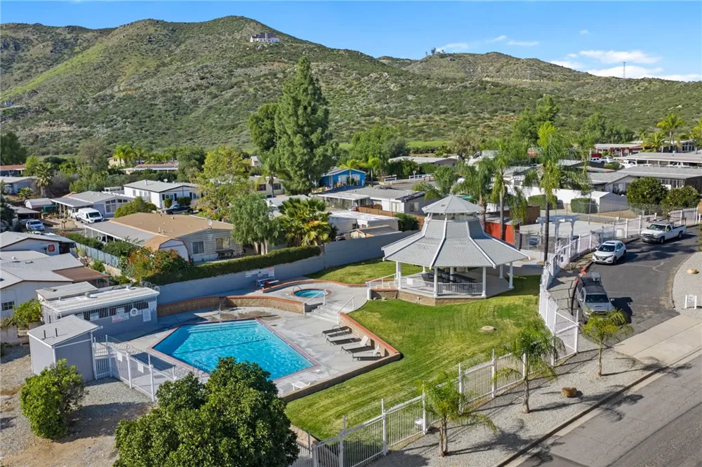 24914 Rainbarrel Wildomar, CA 92595