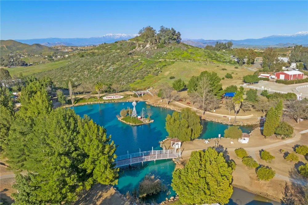 24914 Rainbarrel Wildomar, CA 92595