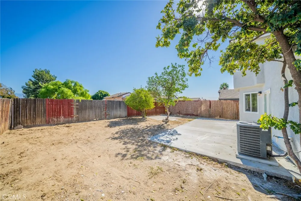 827 S Tamarisk Avenue Rialto, CA 92376