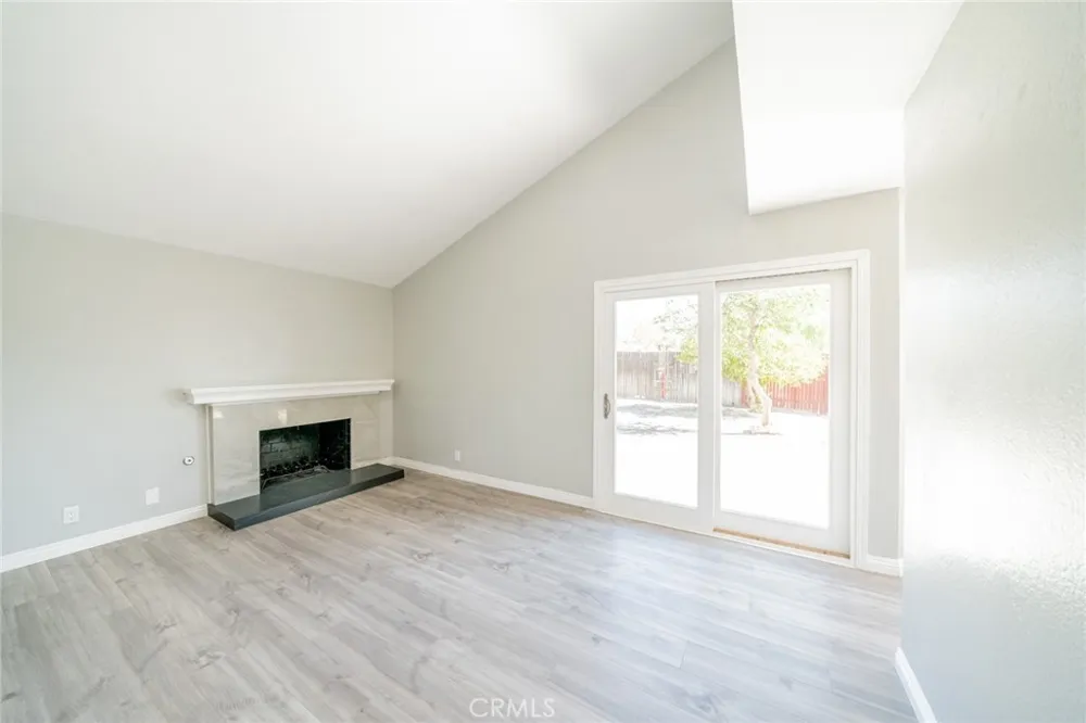 827 S Tamarisk Avenue Rialto, CA 92376