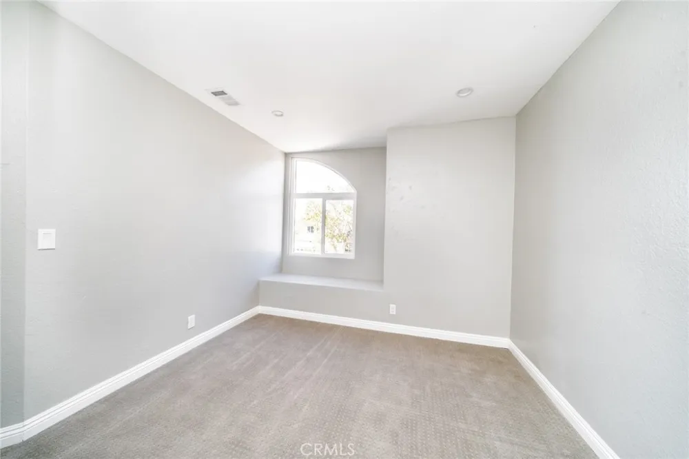 827 S Tamarisk Avenue Rialto, CA 92376
