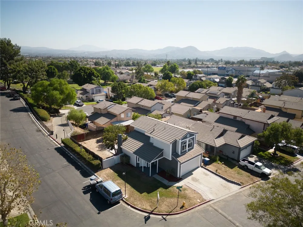 827 S Tamarisk Avenue Rialto, CA 92376
