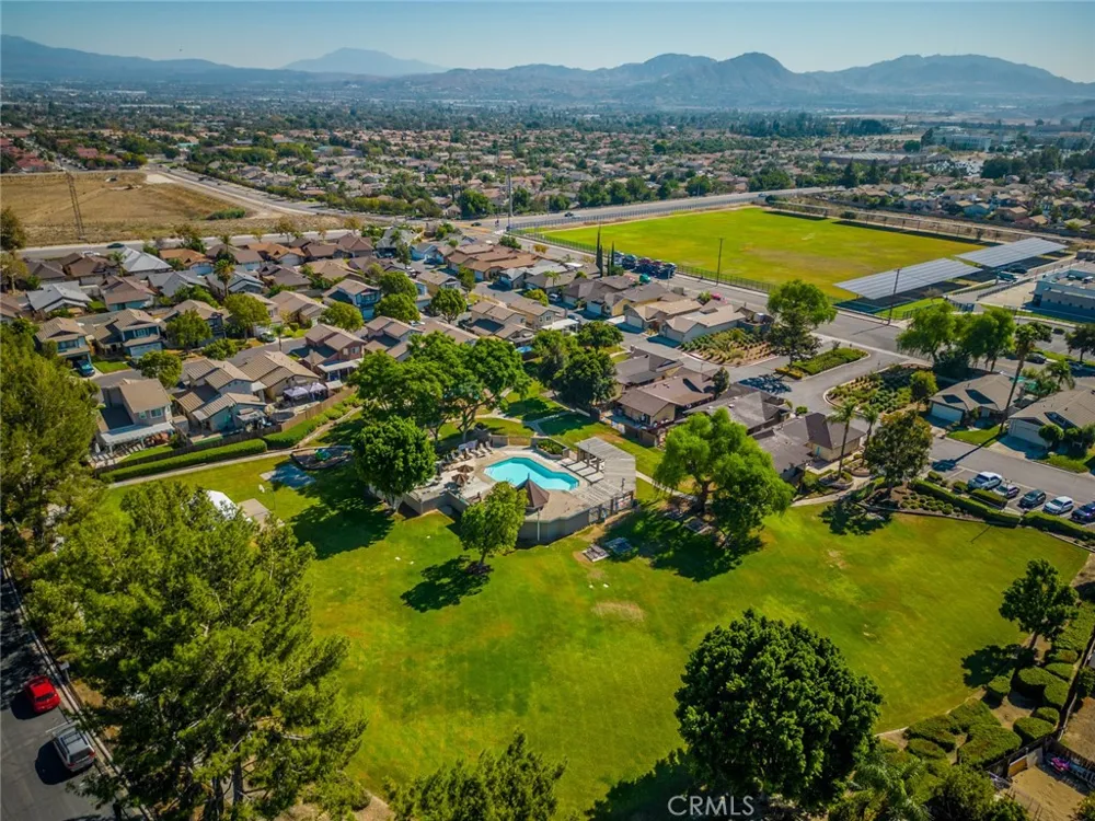827 S Tamarisk Avenue Rialto, CA 92376