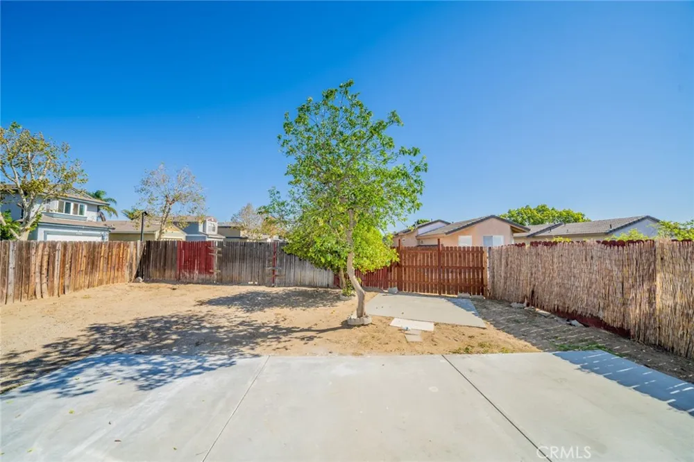 827 S Tamarisk Avenue Rialto, CA 92376