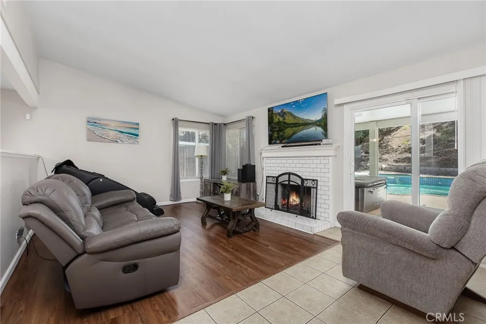 2132 Trafalgar Riverside, CA 92506
