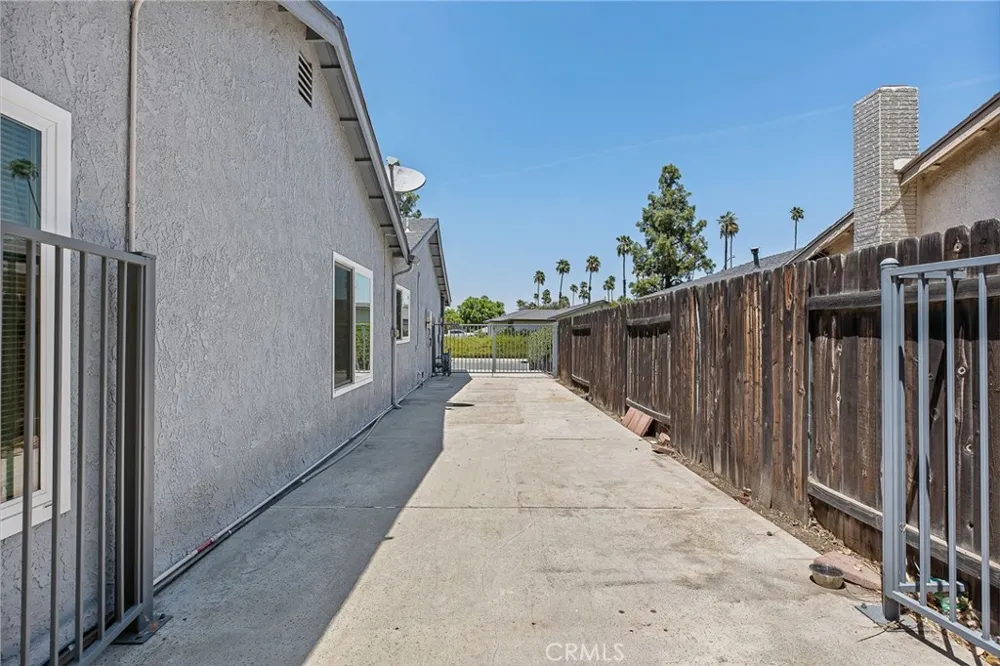 2132 Trafalgar Riverside, CA 92506