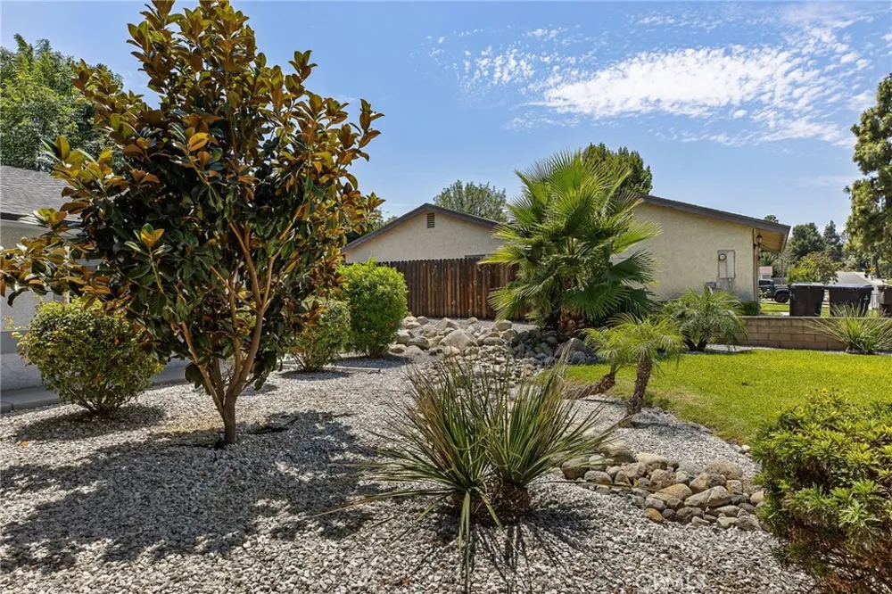 2132 Trafalgar Riverside, CA 92506