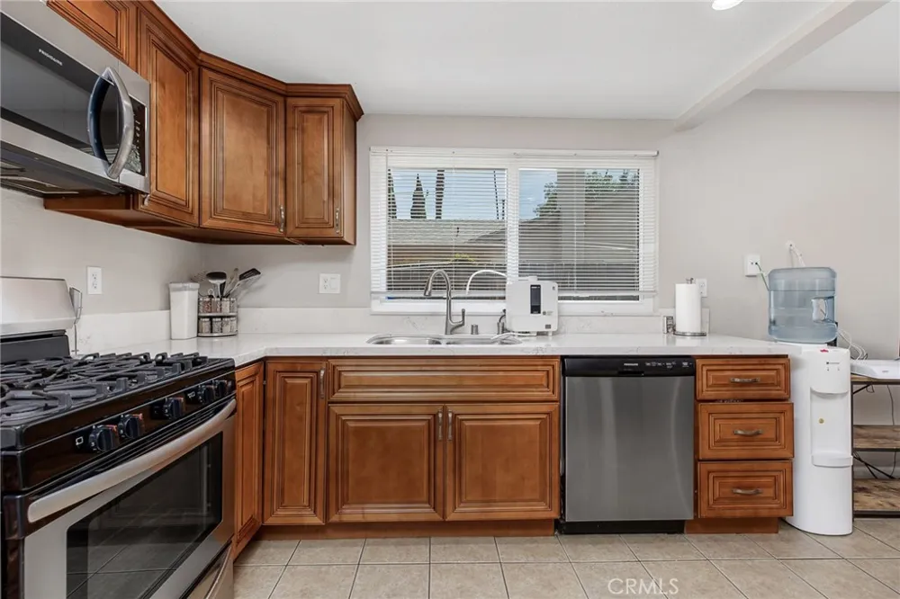 2132 Trafalgar Riverside, CA 92506