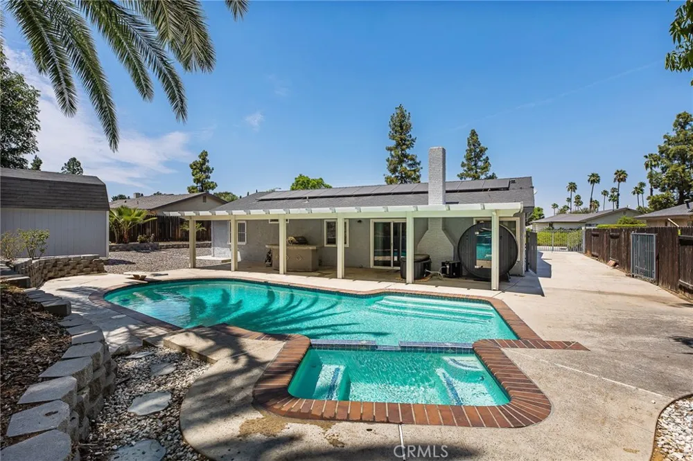 2132 Trafalgar Riverside, CA 92506