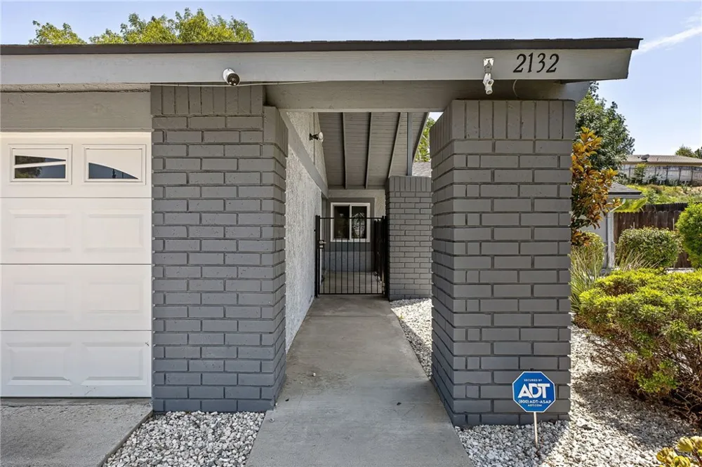 2132 Trafalgar Riverside, CA 92506