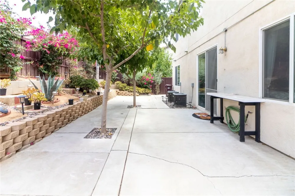 25960 Corte Antigua Moreno Valley, CA 92551