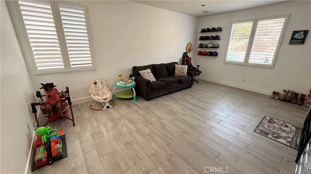 17289 Woodentree Lane Riverside, CA 92503